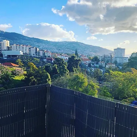 Blue River - Rua Dr Pita 18 Funchal (Madeira)